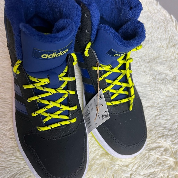 Adidas hoops mid 2.0 K sneakers big boys size 5 - Picture 3 of 10